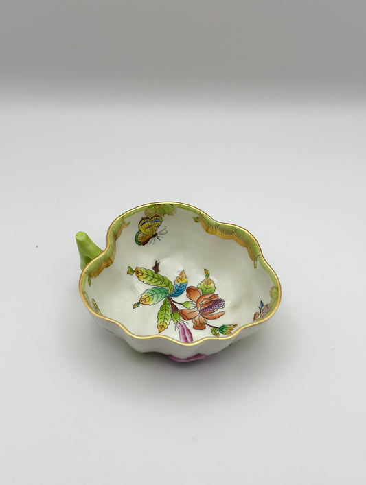 Leaf Dish w/ Green Handle Queen Victoria
