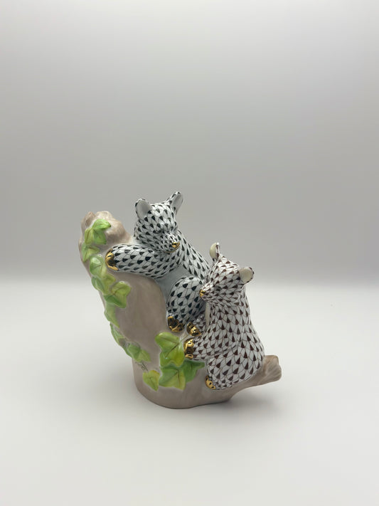 Pair of Bears in Tree Black/Brown