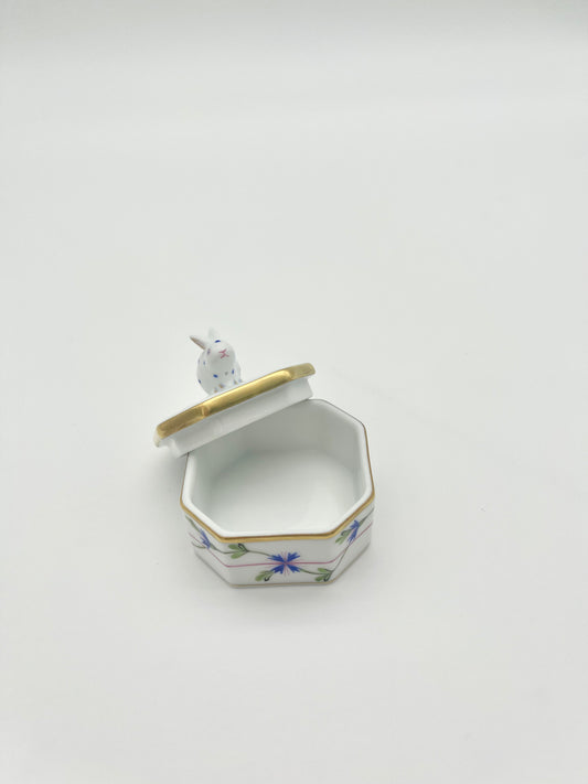 Box w/ Bunny Blue Garland