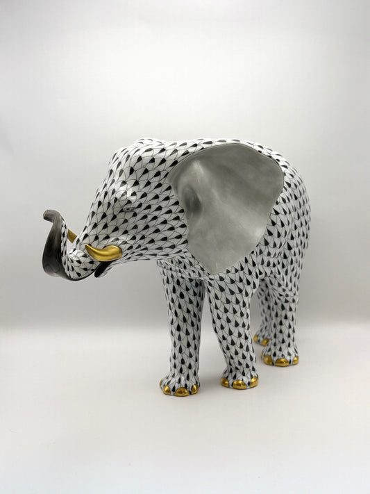 Large Elephant Black