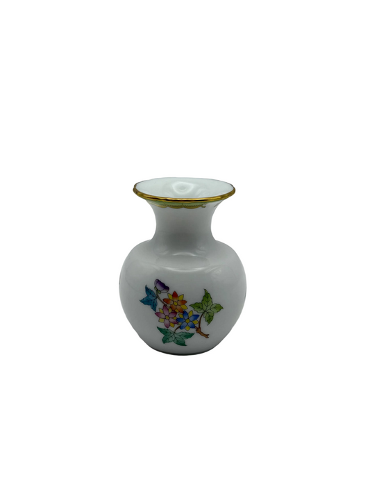 Miniature Vase Queen Victoria