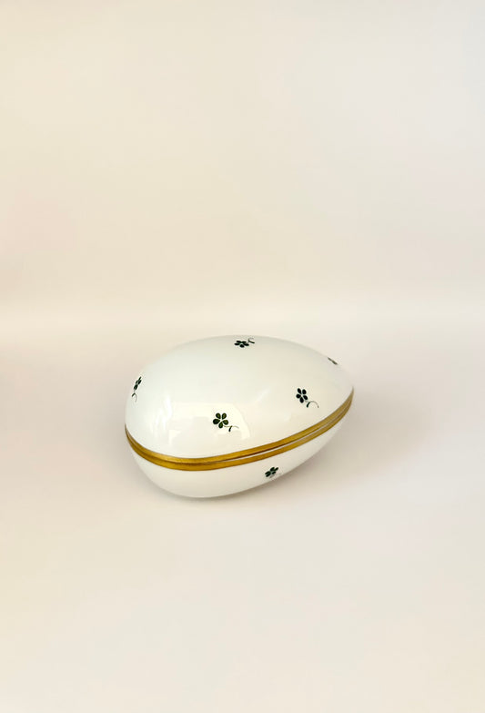 Large Egg Box Dark Green Flowers