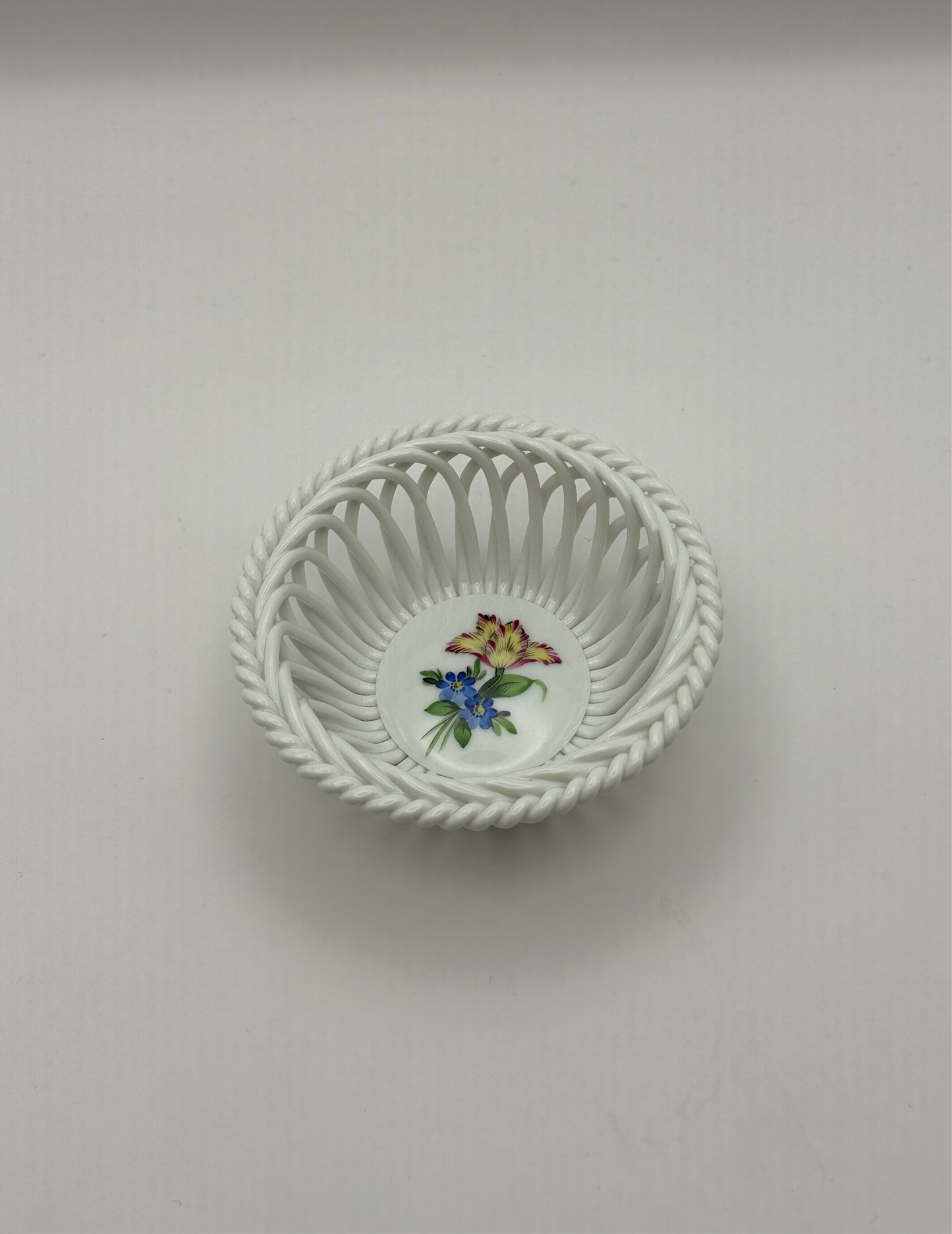 Open Weave Bowl 3.5” Floral 1
