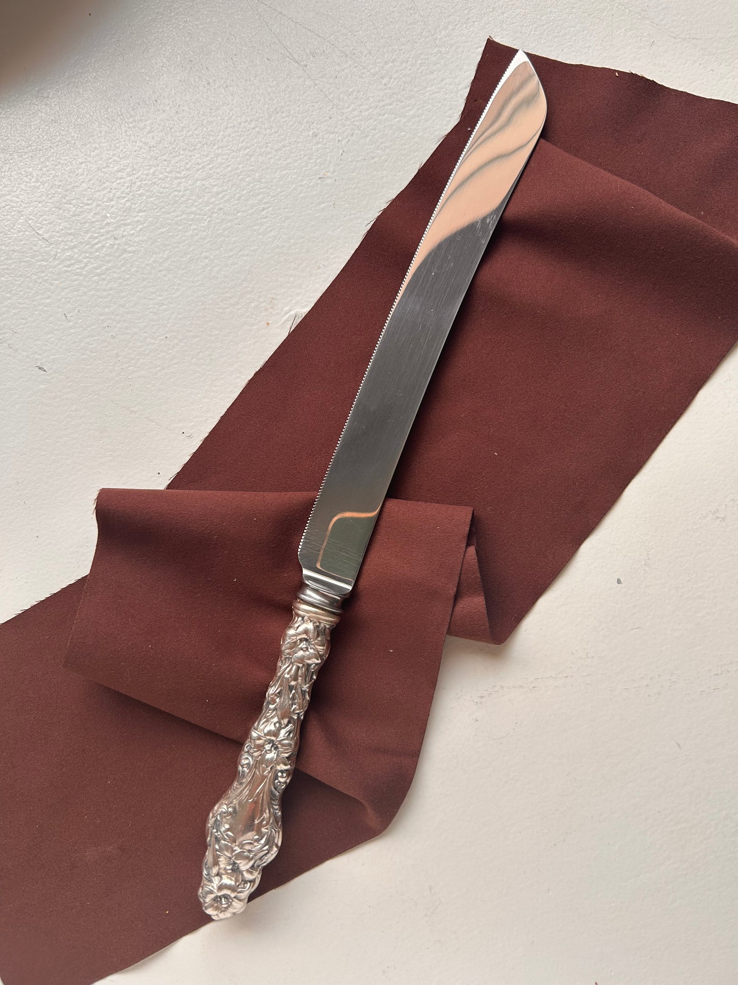 Vintage Old Lily Sterling Cake/Bread Knife