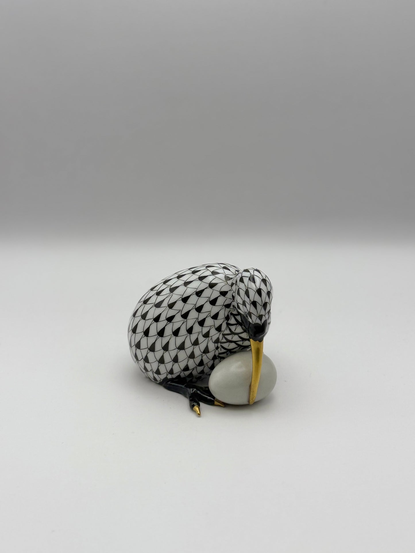 Kiwi w/Egg Black
