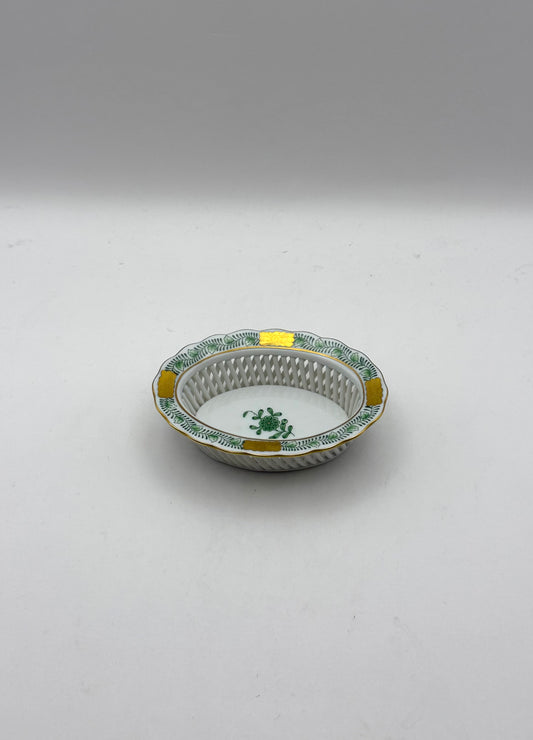 Scalloped Reticulated Oval Bowl Chinese Bouquet Green