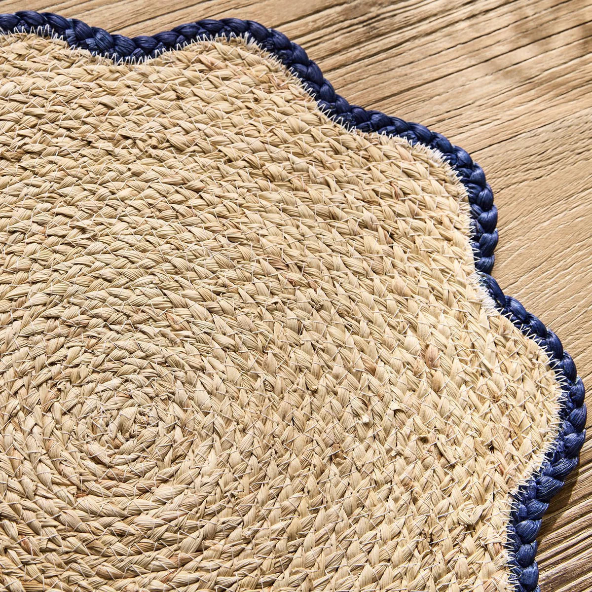 Scalloped Edge Placemats - S/4