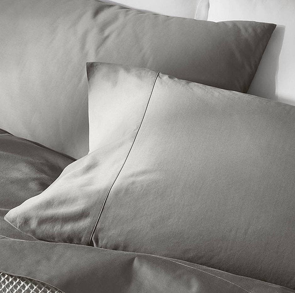 Percale Hemmed Pillowcase Set: Natural / Standard