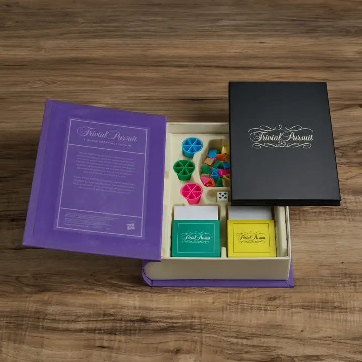 Vintage Bookshelf Edition Game - TRIVIAL PURSUIT