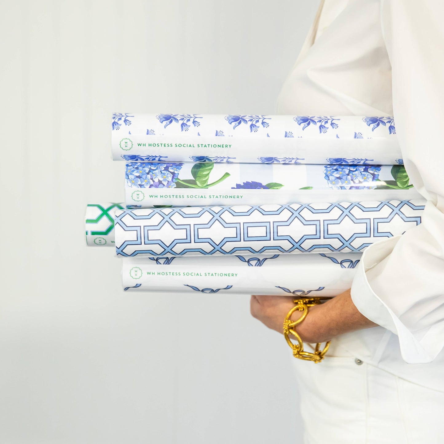 Continuous Roll Gift Wrap | Blue Bow Scallop
