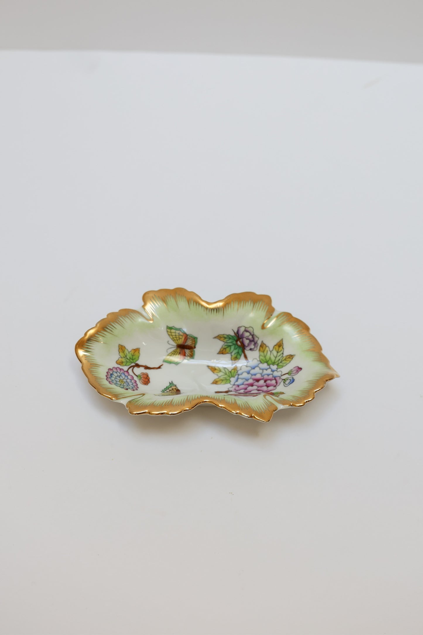 Leaf Trinket Dish Queen Victoria