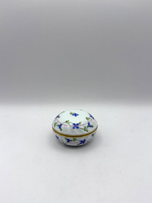 Round Box Blue Garland