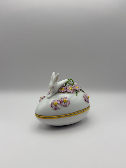 Large Egg with Rabbit
