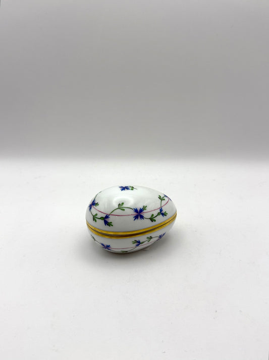 Small Egg Box Blue Garland