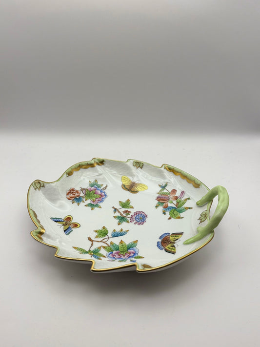 Large Leaf Dish w Handle Queen Victoria
