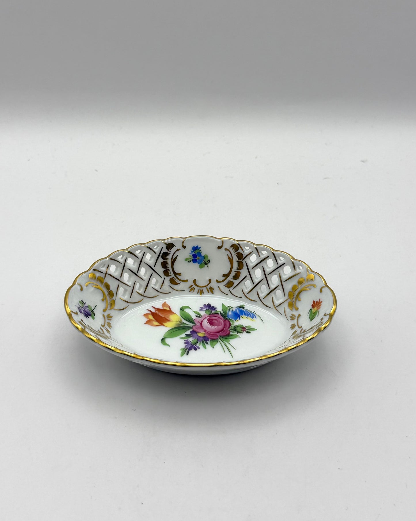 Reticulated Floral Oval Trinket Dish