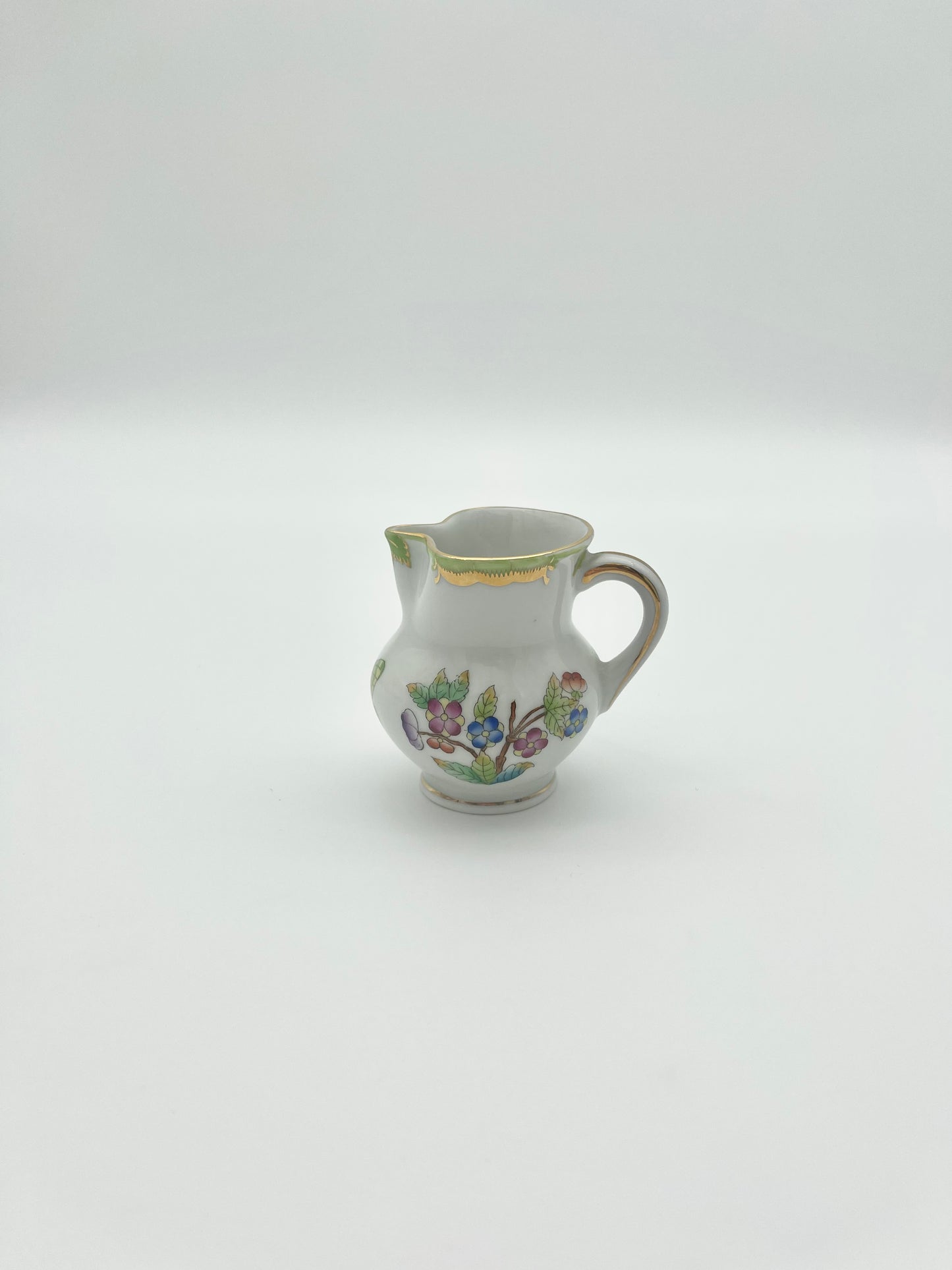 Creamer Queen Victoria