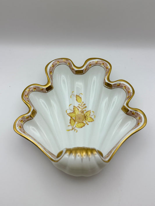 Chinese Bouquet Yellow Large Shell Dish