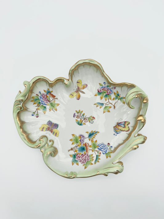 12" Rococo Dish Queen Victoria