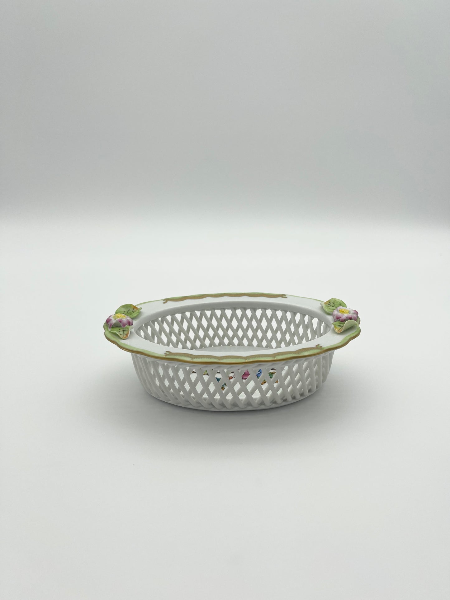 5.5" Reticulated Oval Bowl Queen Victoria