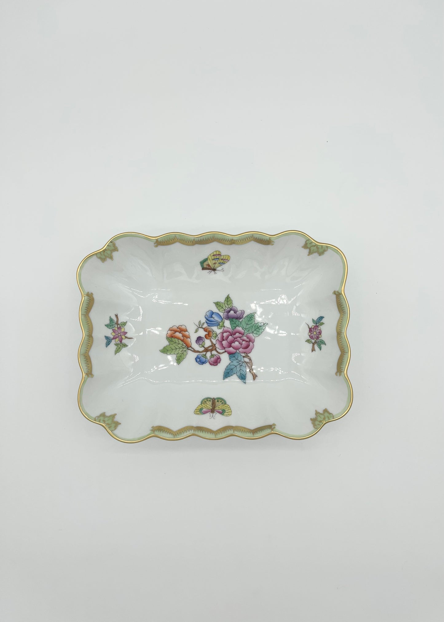 Scalloped Rectangle Dish Queen Victoria