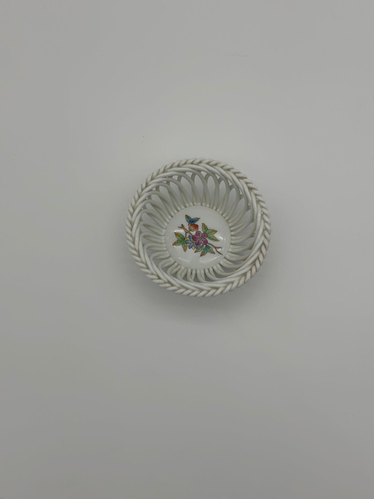 Open Weave Bowl Queen Victoria