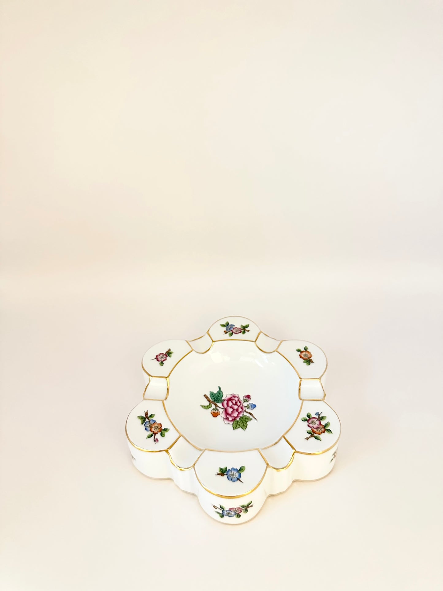 Queen Victoria Ash Tray Large
