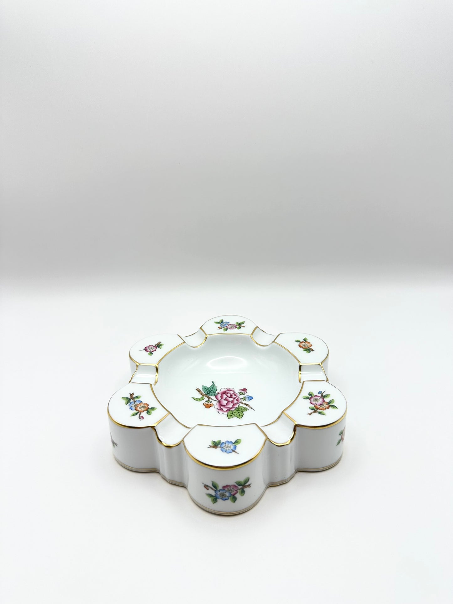 Queen Victoria Ash Tray Large