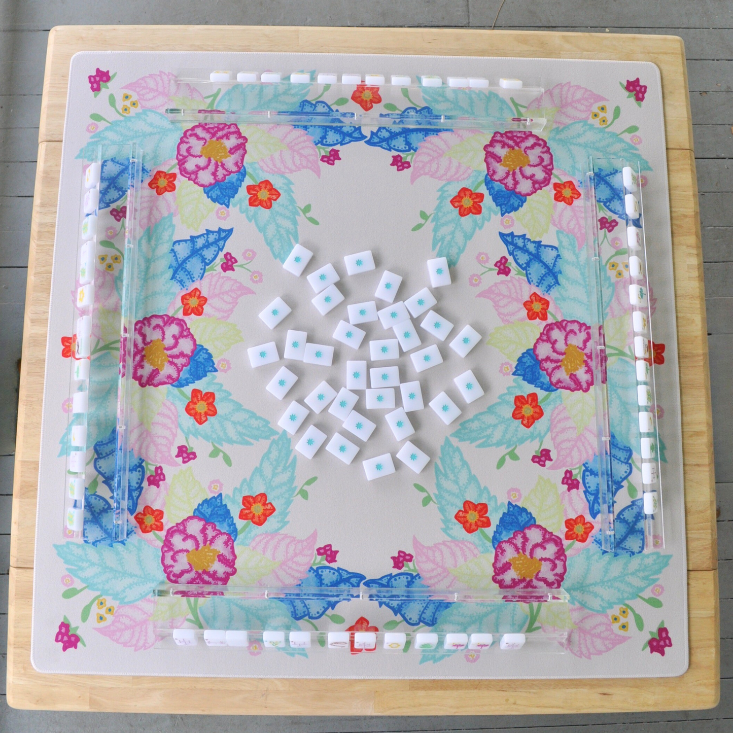 Tobacco Leaf Ginger Jar - Mahjong Mat